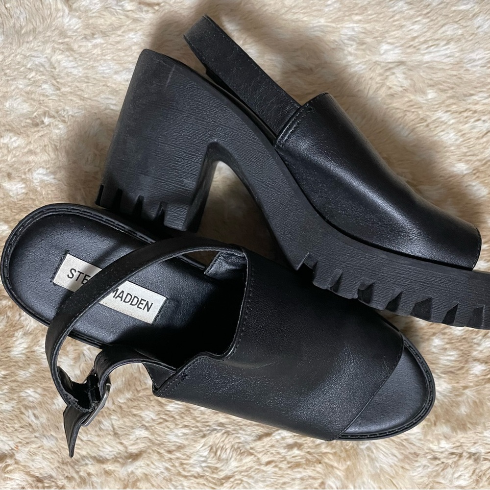Steve Madden Black Mules Sleek Slip-On Design